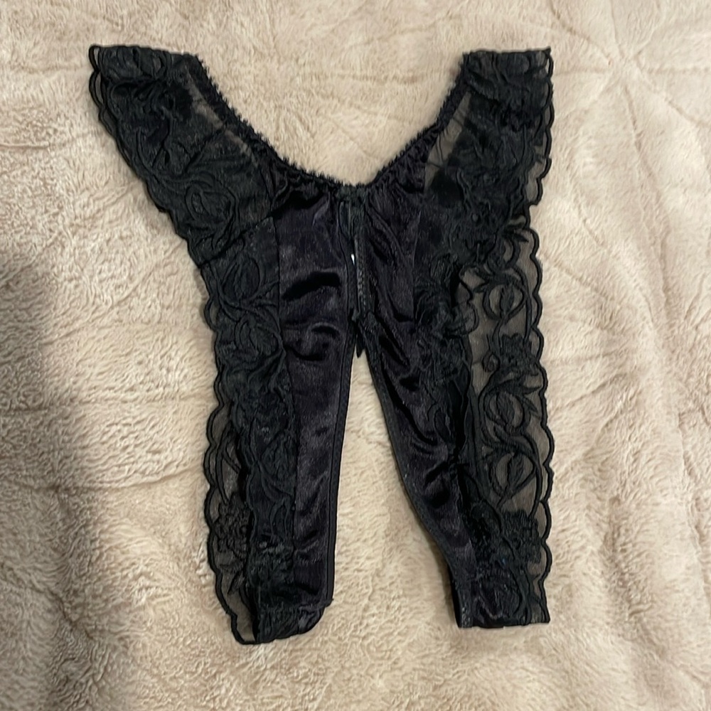 Deesse Ornina Crotchless Lace Panties - S/M